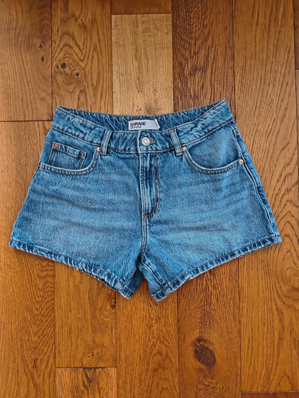 Garage Relaxed A Line Denim Shorts. Size 3/26